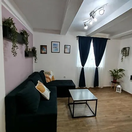Jazbina Apartment *